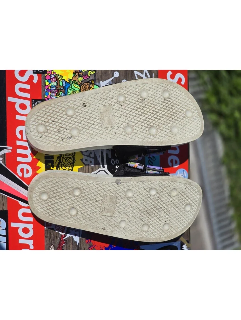 Sixe 8M - Adidas Adilette 2.0 Pride Slides - LGBTQ - (GW2411)